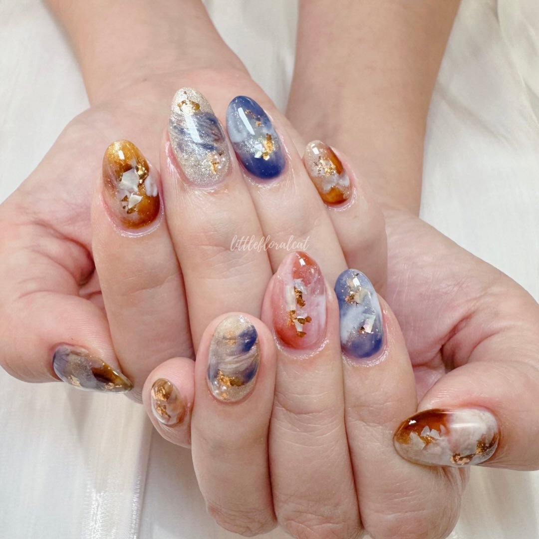 🍁🫐🍂 autumn nuance nails for chasing autumn foliage in japan ✨

📲 Book your appointment via Whatsapp 97211418, Instagram DM, or Telegram @littlefloralcat

📍317 Outram Road Concorde Shopping Centre #02-30 S169075 (beside Havelock MRT) 

⏰ By appoi