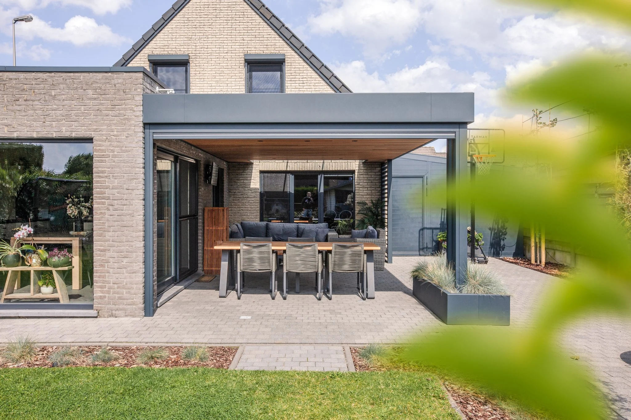 Screen volledig opgerold