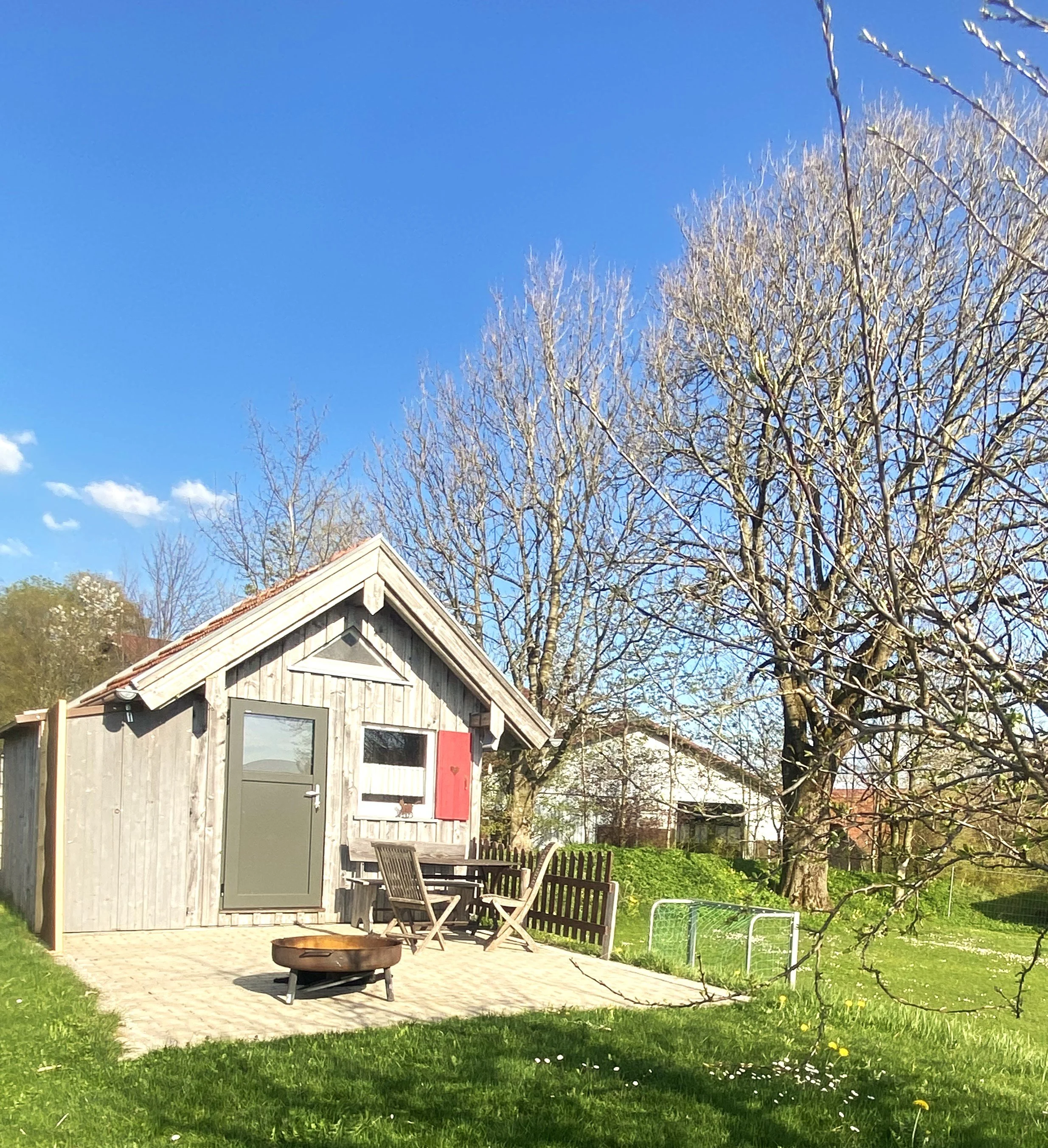 Almheisle aussen.jpg