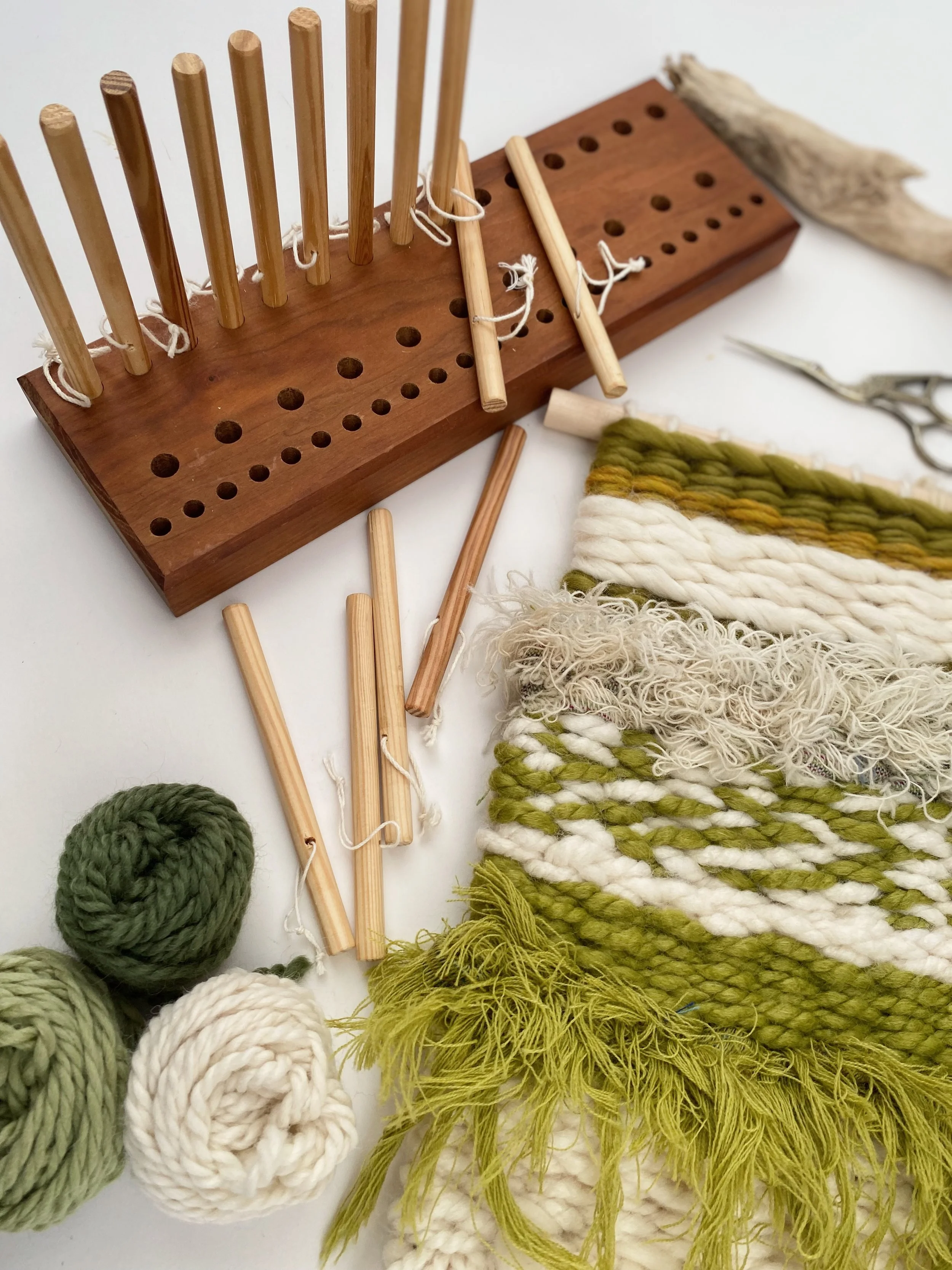 Peg Loom Weaving Workshop @ Woolly Woolly in Alford