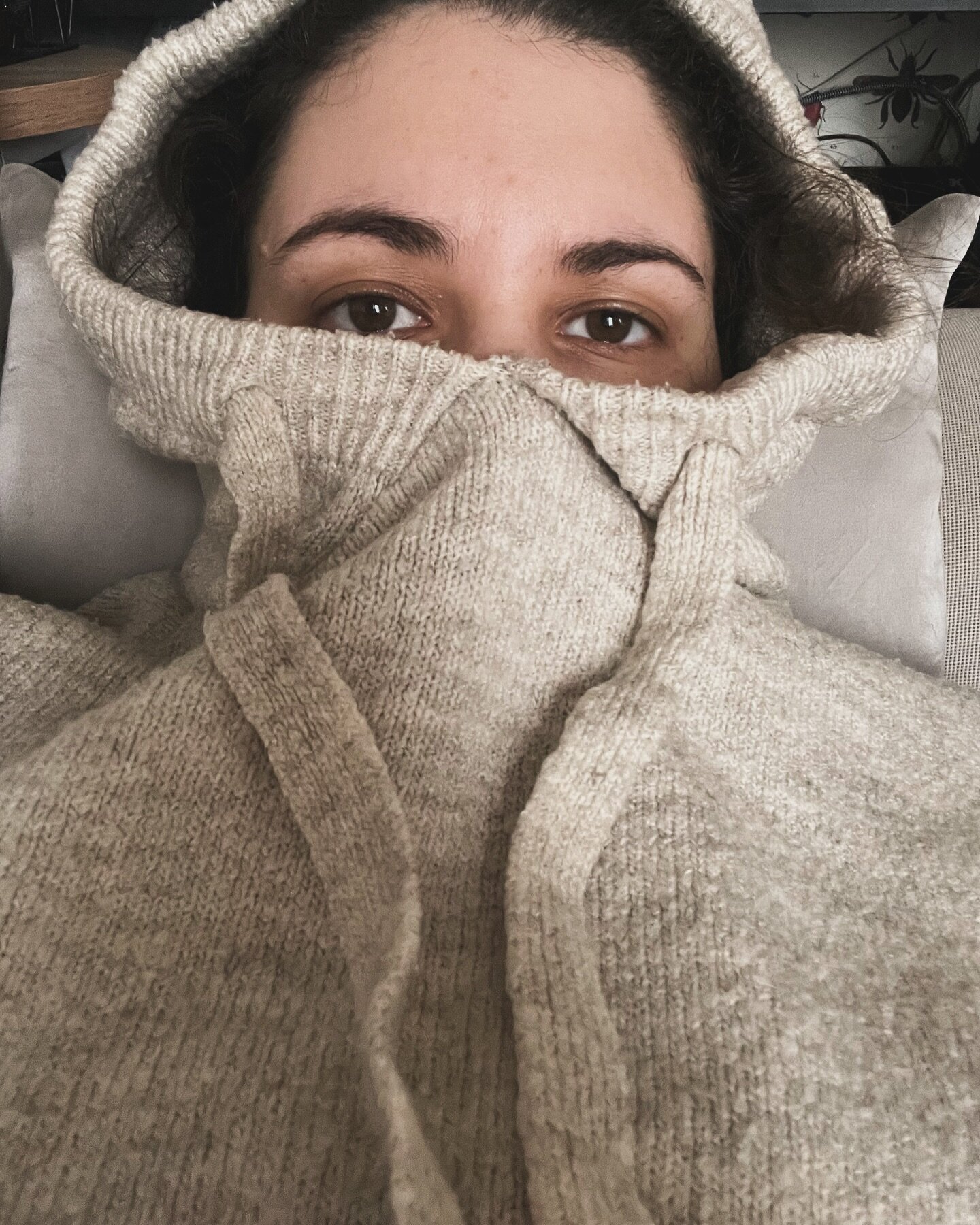 Bin momentan sau depressiv und das strengt mich an. Gibt Sachen, die mich situativ aufmuntern &ndash; die Hunde, mein toller Mann, der Garten &ndash;, aber die Grundstimmung bleibt getr&uuml;bt. Ist bei mir meist im Jan-M&auml;rz so, oder im Sommer.
