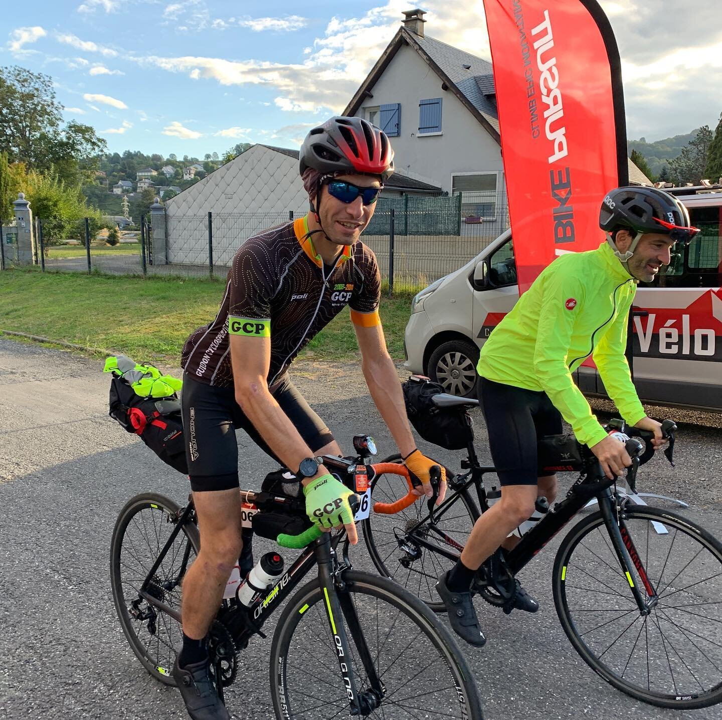 The Ultra Bike Pursuit part 2

As all participants of the 1100km Tourmalet Pursuit crossed the finish yesterday, two more cyclists, Alex and Guillaume, took the start of the Hautacam Pursuit for 500km and 1200km respectively, of mountains road cyclin