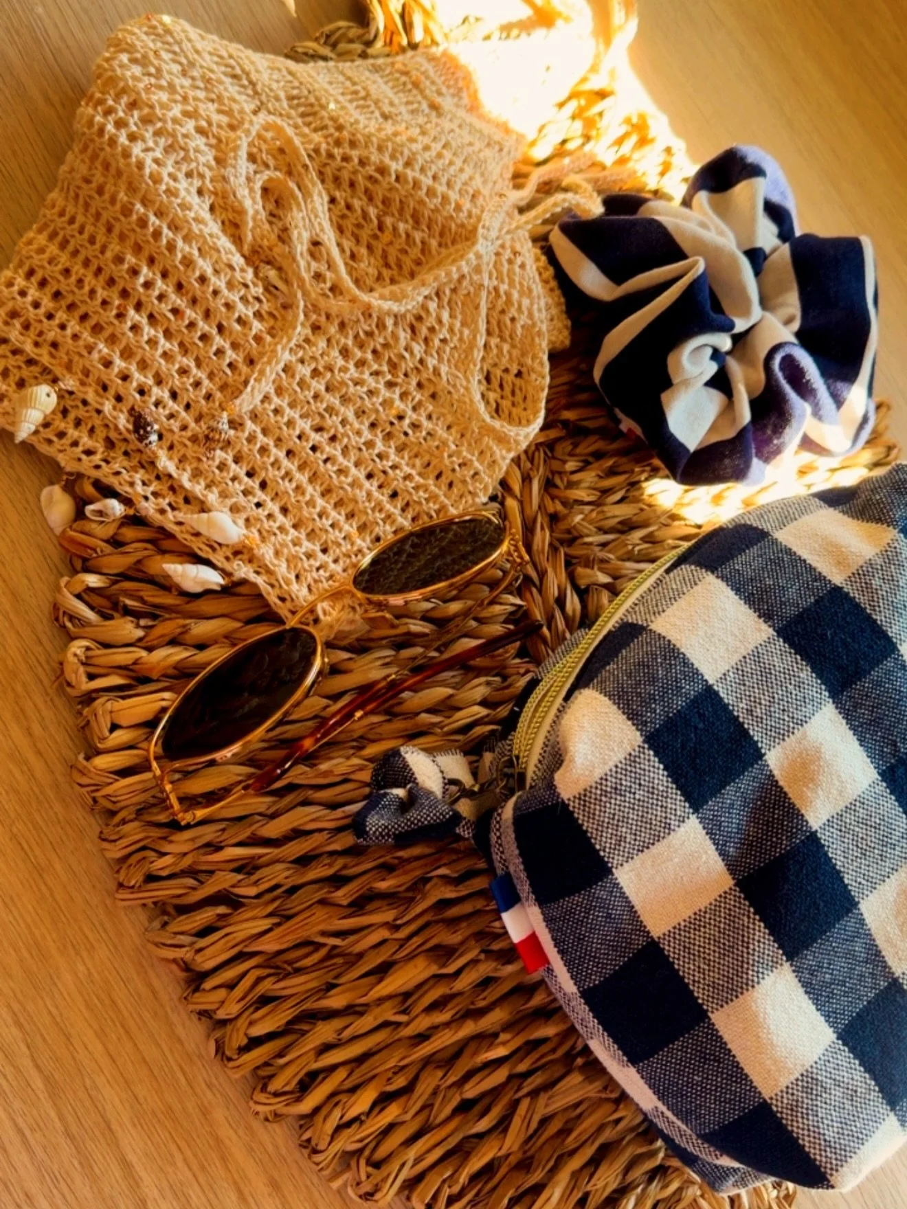 Un petit preview pour l&rsquo;&eacute;t&eacute; prochain 😎✨#crochet #faitavecamour #handmade #vetements #pochettes