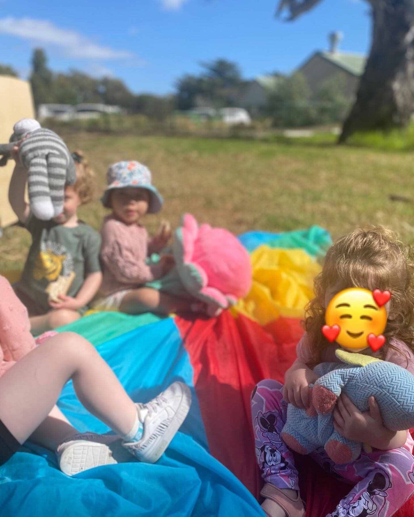 Our toddler 2 educators and children have Teddy Bear Picnic Lunch to celebrate St Patrick's day. They head over to the bushland right next to kinder and enjoy lunch over there with all their friends. They did some dancing and explored the bushland an