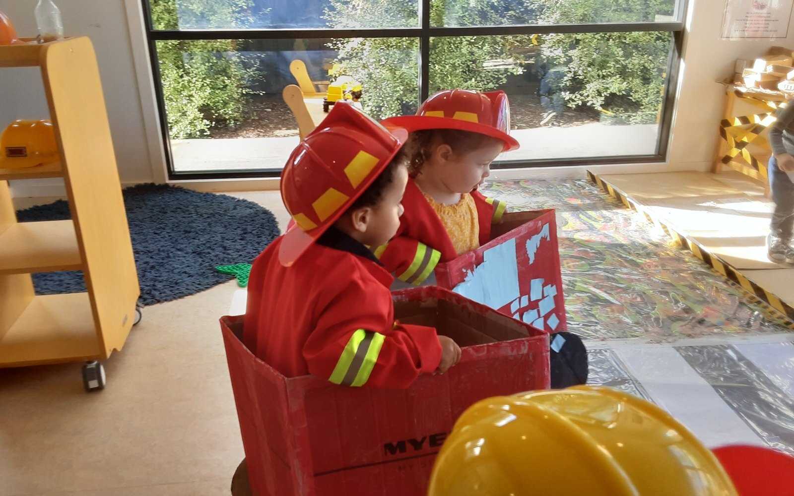 Safety in our community
We prepared our very own construction site with our toddler friends. 
Children engaged and contributed to our group project and were able to work collaboratively with each other.
We learnt the traffic light system for safety a