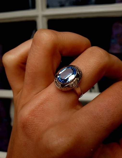 artdeco-silver-topaz-hand.png