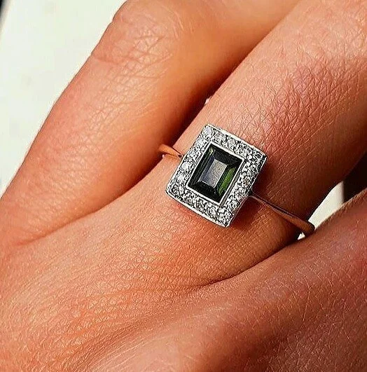 art-deco-green-emerald-hand.jpeg