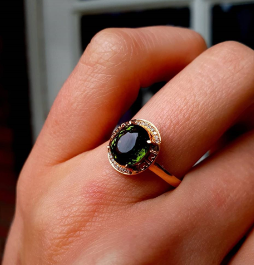 sparkly+green+Tourmaline.png