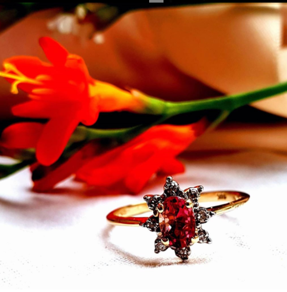 Vibrantly+sparkling+14ct+Golden+Tourmaline+&+Diamond+ring.png
