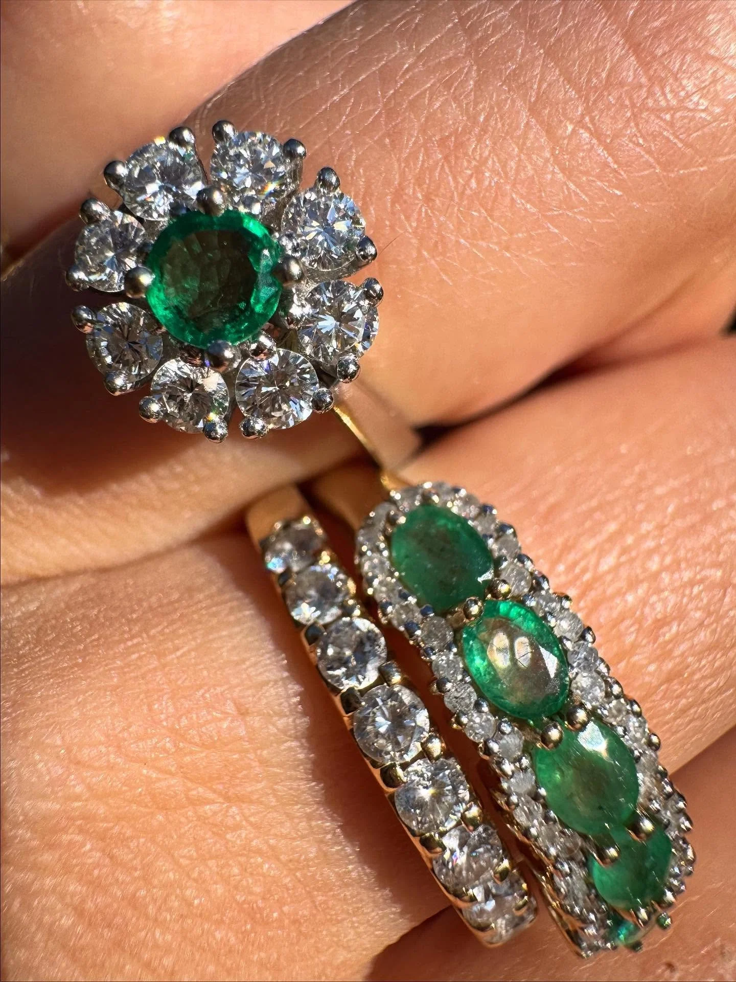 Two authentic antique treasures, two styles. ✨

💚 Starlight Grace &mdash; emerald halo brilliance.
🤍 Heritage Band &mdash; classic diamond sophistication.

Which one would you choose? 💍

Discover more at www.sparklesbybella.com ➡️ link in bio✨

#S