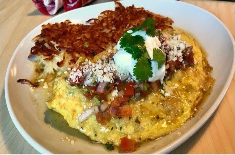 Another delicious special is available for your dining pleasure!🤤

Pork Chile Verde Omelette: marinated pulled pork, jack cheese, topped with pico, sour cream, and cotija cheese