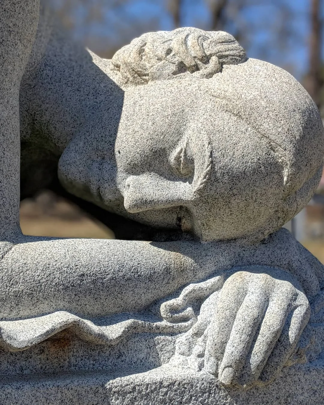 Detail of the Oliver Family monument in Piney Grove Cemetery in Dillon, SC. Sculpted in Barre granite by Eric Oberg, and in the likeness of Mrs. Oliver.  Wow!
.
.
.
#granite #artisan #sculpture  #sculptor #stone #face #detail #craftsman #model  #memo