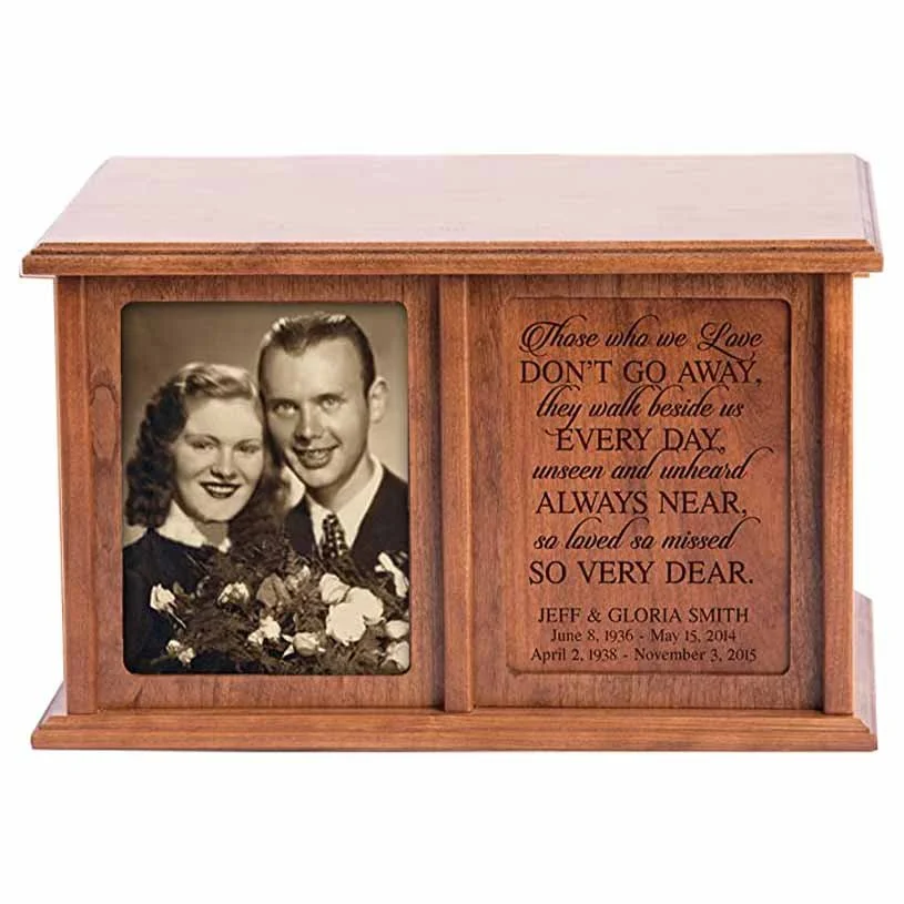 Wood urn for ashes with engraving and picture