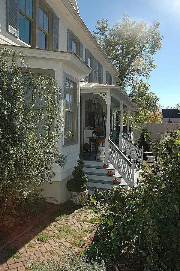 Leesburg+entry+porch.jpg