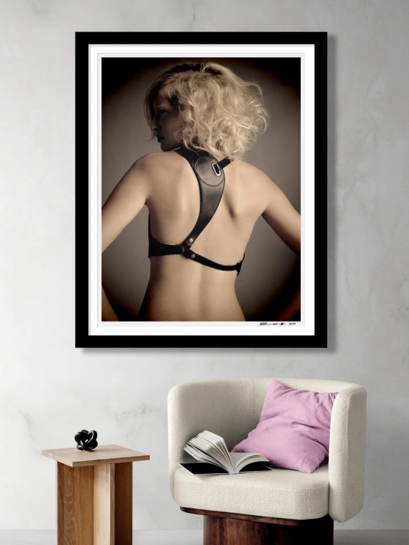 Explore this framed edition print I AM READY, VIENNA, AUSTRIA 2003 / 50x40&rdquo; (127x101cm)

Total frame size - Frame width 1.5&rdquo;, Mat width 1.5&rdquo;
56x46&rdquo; - (142x116cm)