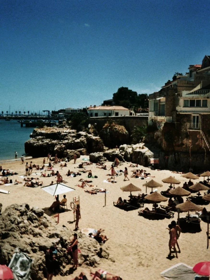 There are places that linger long after we leave them. Praia da Rainha, a small beach in the heart of Cascais, holds for me something of the rhythm of a Portuguese summer&mdash;the meeting of town and sea, the passing hours, the pleasure of simply be