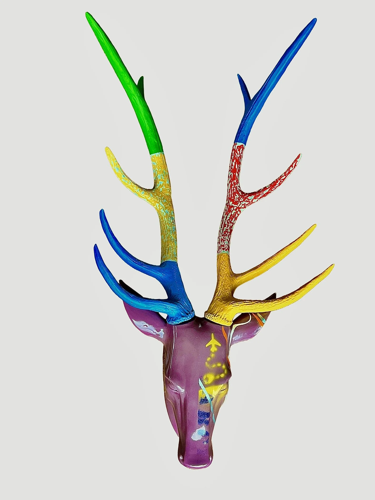 $2425.00 Can

Hauteur: 31" (79cm)
Largeur: 16" (41cm)
Profondeur: 9" (23cm)

Urban Deer 
L'artiste met en scène la rencontre entre un chevreuil et l’univers urbain, soulignant l’impact de la ville sur la nature et exposant ainsi la fragilité de cet a