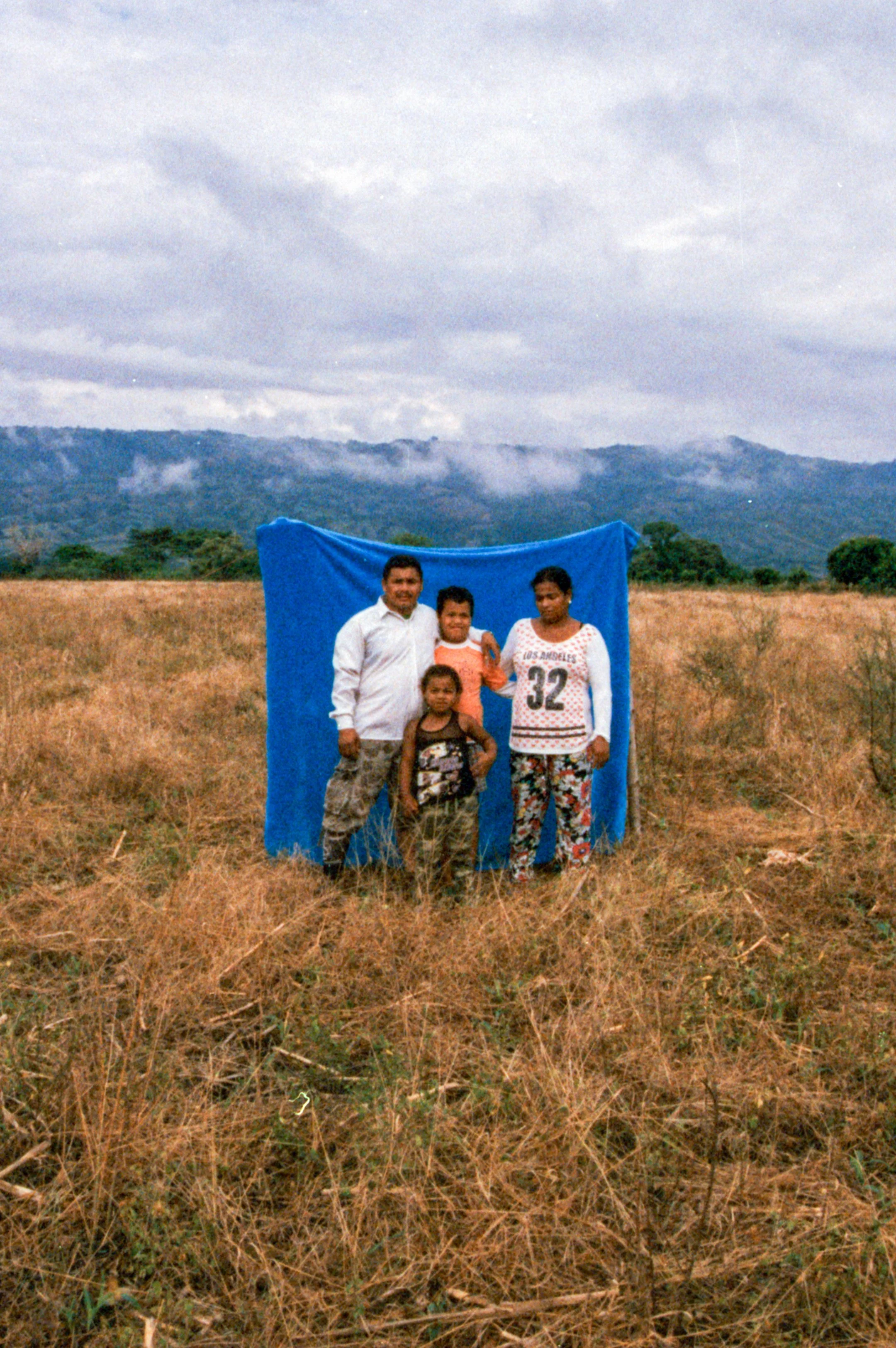 Rrecuerdo fotolibro de Gabriel Linares