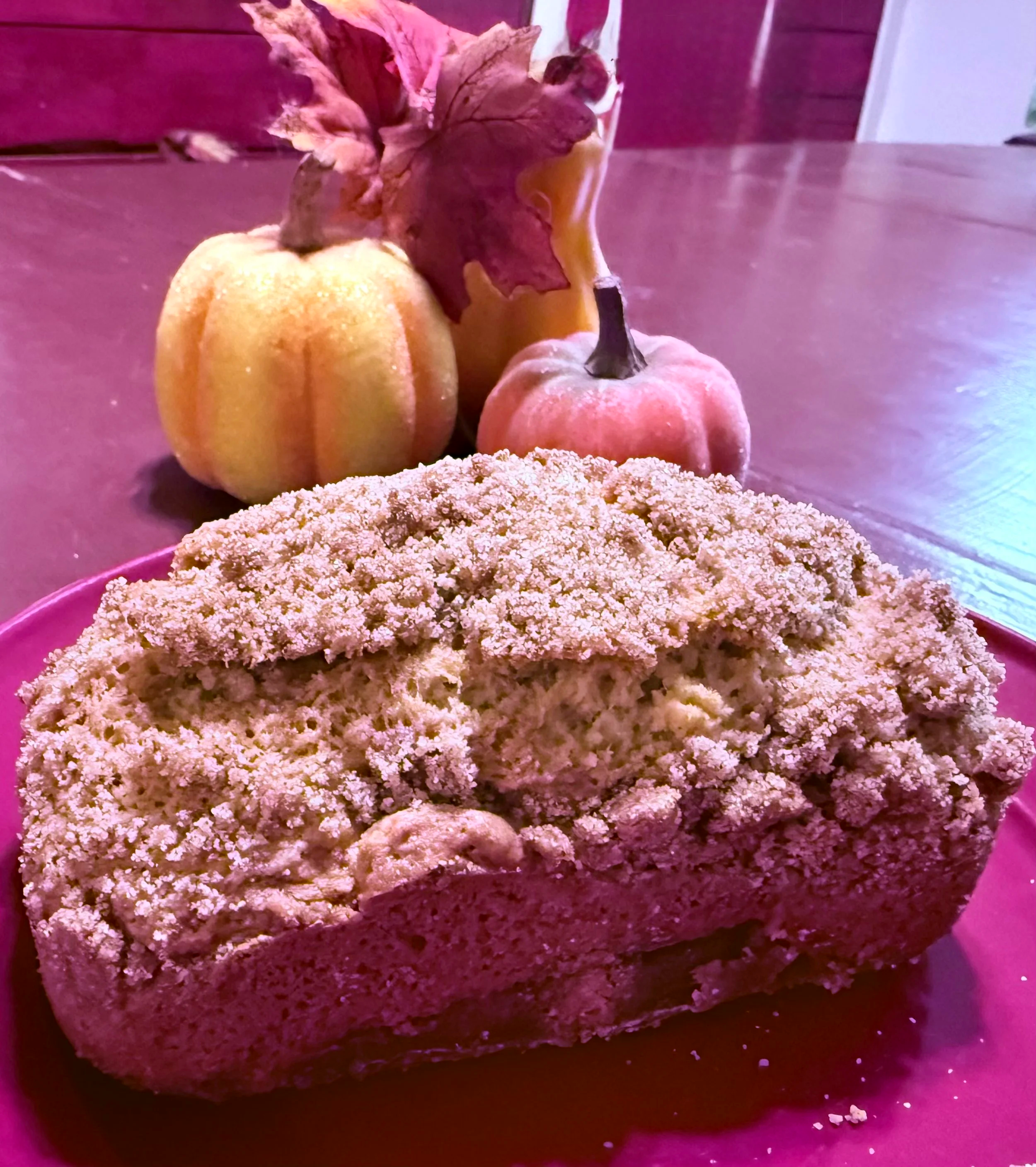Pumpkin bread with gingerbread topping