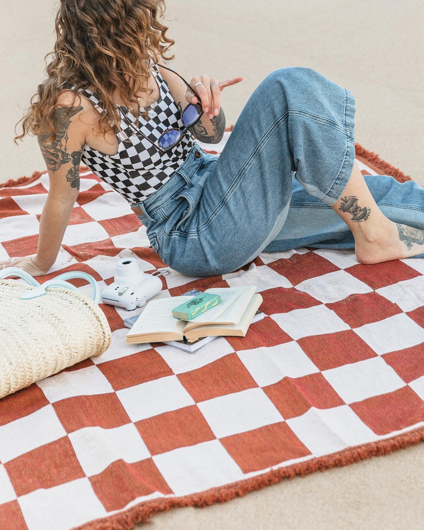 Beach ready! It finally feels like summer has arrived and we couldn&rsquo;t be more ready! Adventures made better (and look better 😉) with one of our blankets in hand 💅🏼 

Keep your eyes peeled for a little discount code being released tomorrow, a