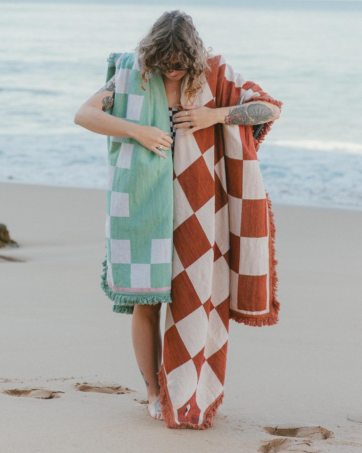 Here&rsquo;s a little sunny weekend treat! Use discount code SUMMERREADY at checkout for 10% off our recycled cotton blankets! For a limited time only! 🌞 🌞 

More gorgeous shots by @chloeaillud 🌊