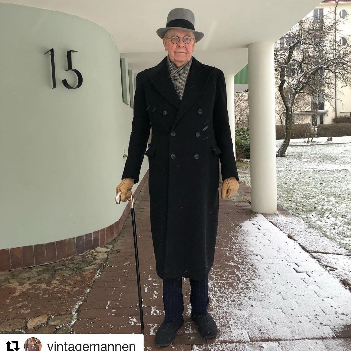 Thank you, @vintagemannen for using our overshoes. You are a true style role model.