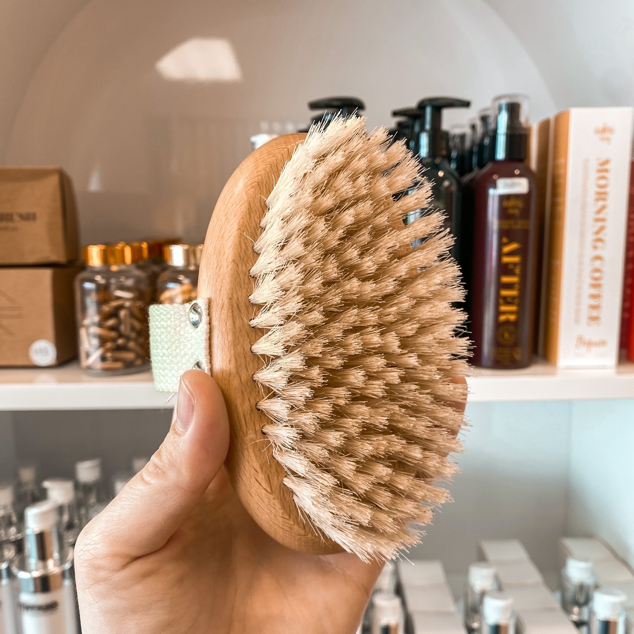 Why Dry Brush? Your lymphatic system uses your skin to help detox. As we age, our skin becomes less efficient at detoxing and less effective at naturally shedding our dead skin cells. That&rsquo;s where dry body brushing can help. Dry brushing is an 