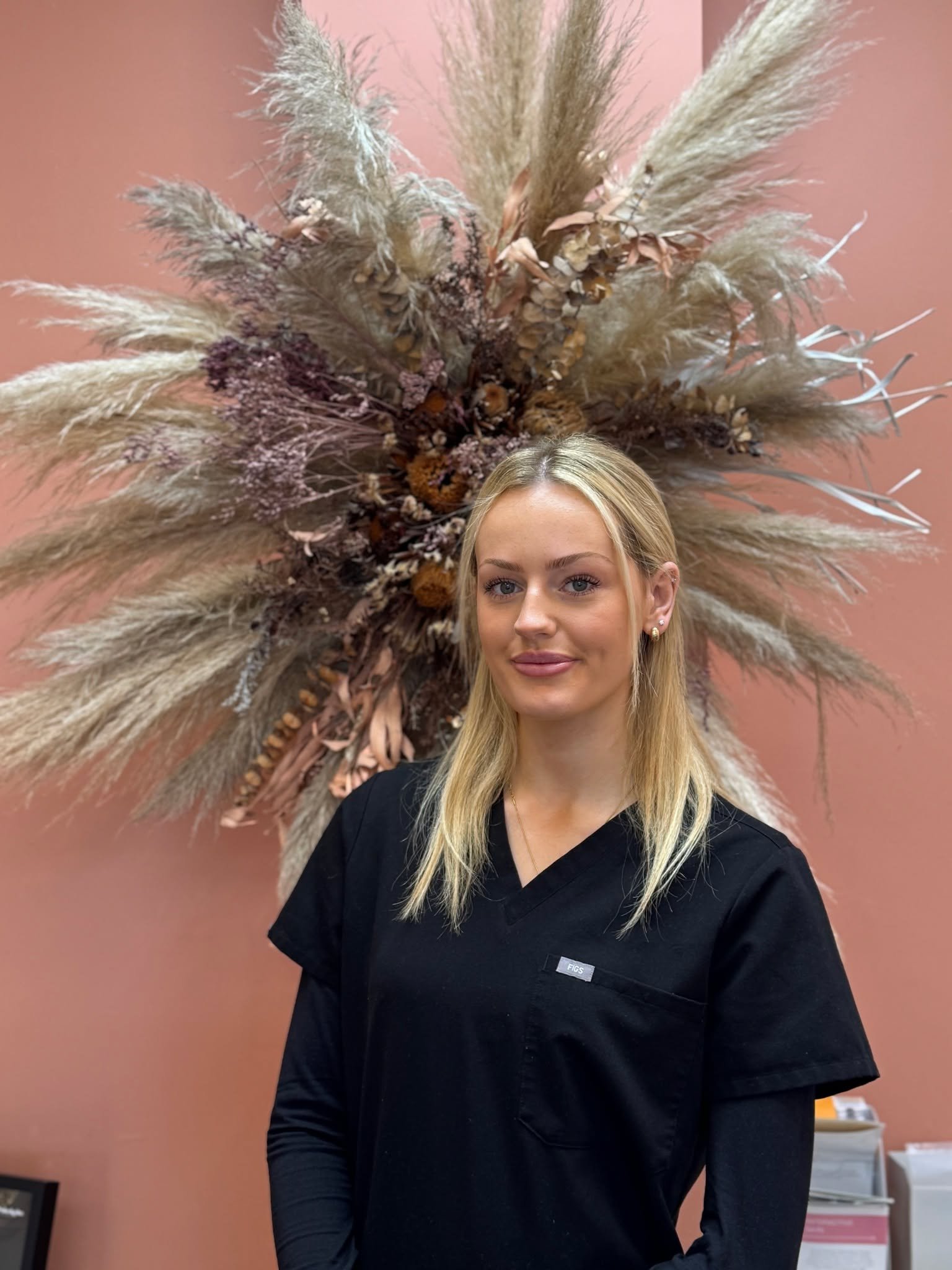 Exciting times ahead at Bessie S! 👶✨As many of you know, our lovely owner Bess is heading off on maternity leave very soon to welcome her new little one. 🤍
While Bess is away, we are absolutely thrilled to introduce Lex, who will be stepping in to 
