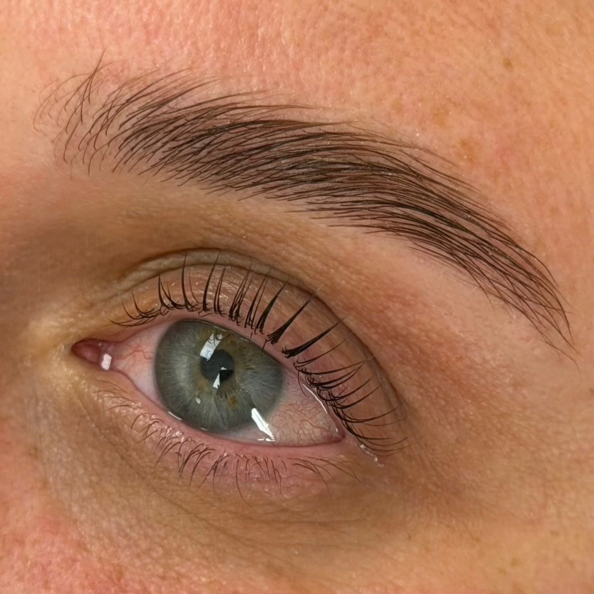 Good brows change everything.

It sounds simple, but the difference a well-shaped, freshly tinted brow makes to your whole face is hard to overstate. Our clients tell us all the time &mdash; it's the thing that makes them feel put-together even on th