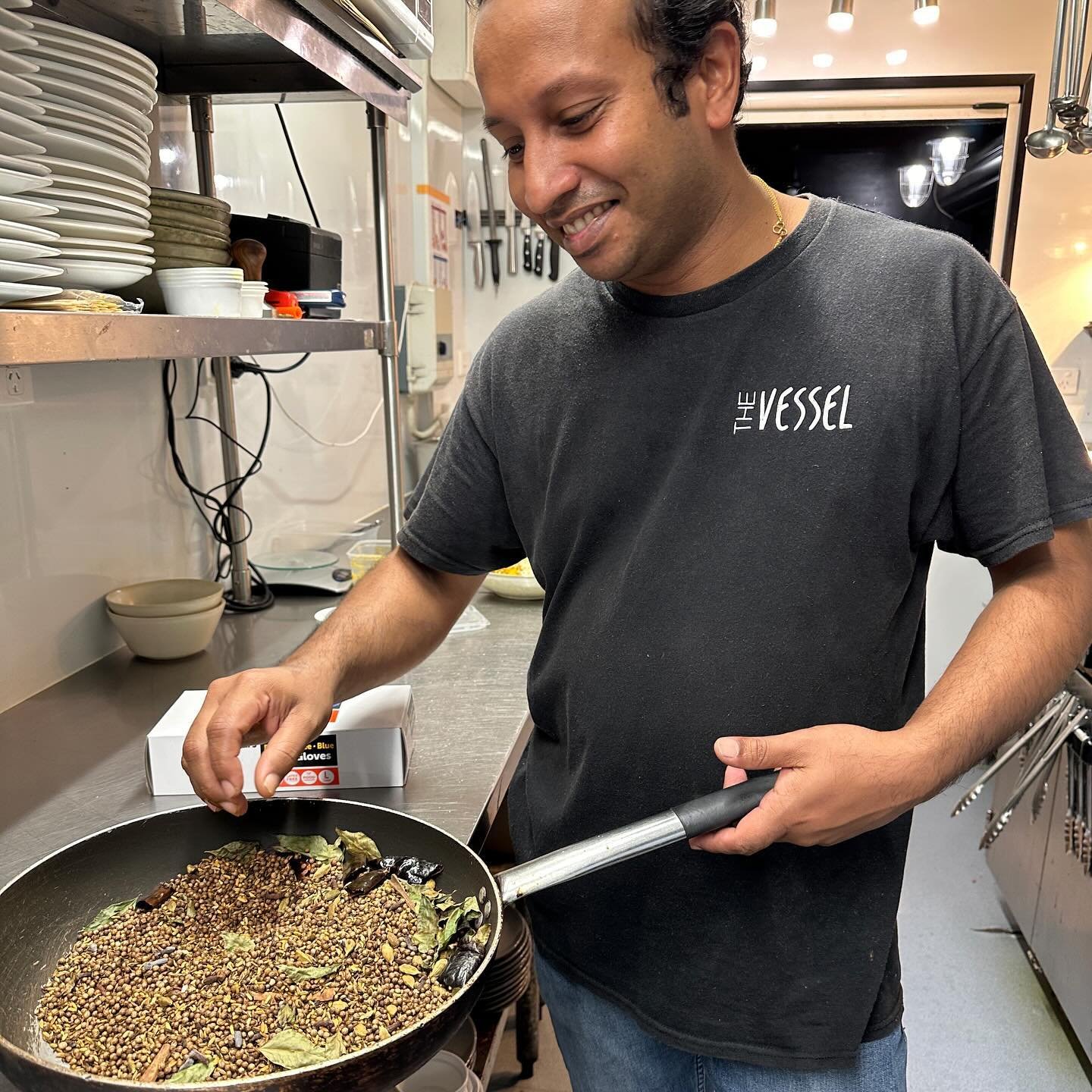 Chef Ricki roasting the spices for our delicious homemade curries 🤤