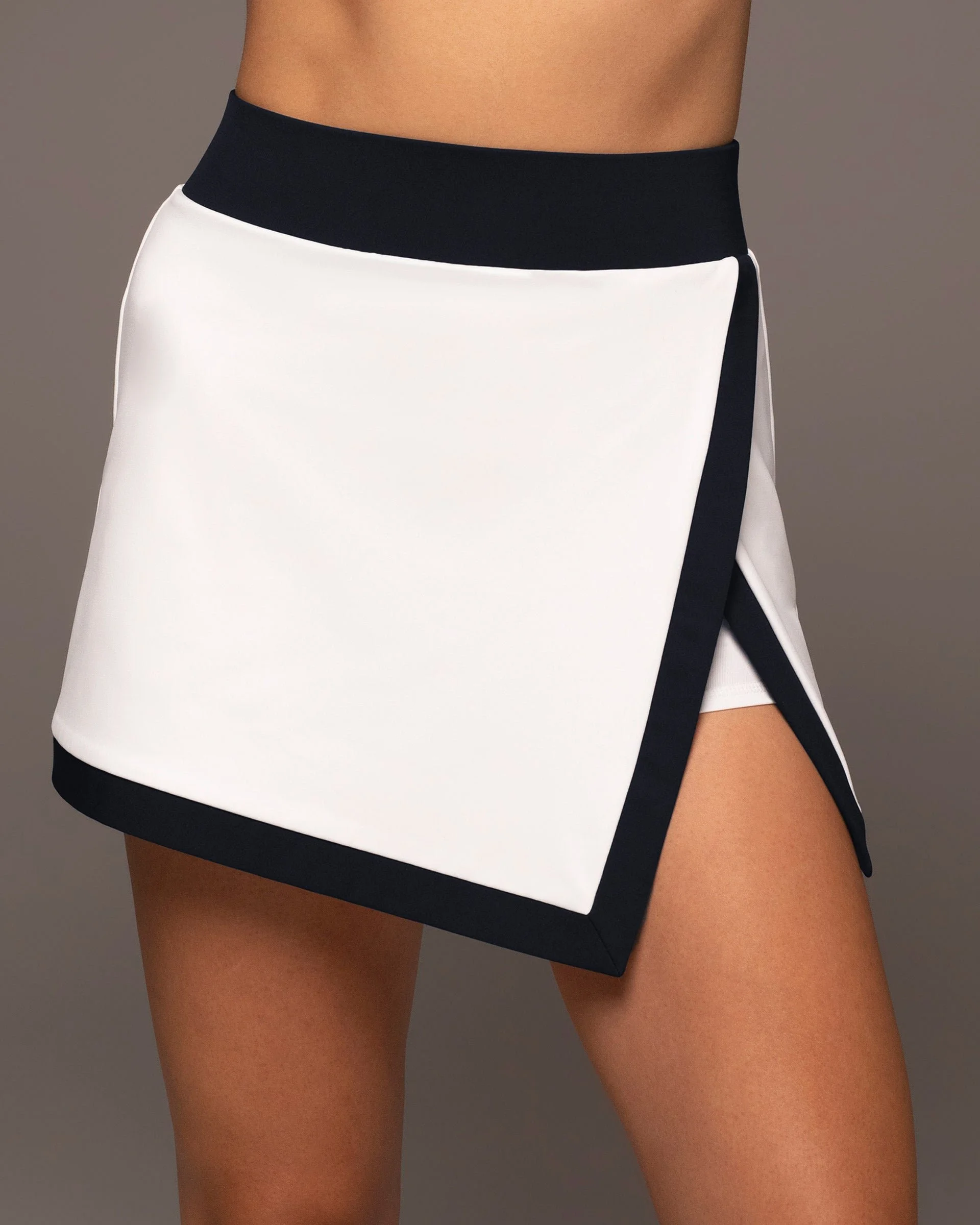 RIVAL-SKIRT_WHITE_BLACK_1_1920x2400.jpg
