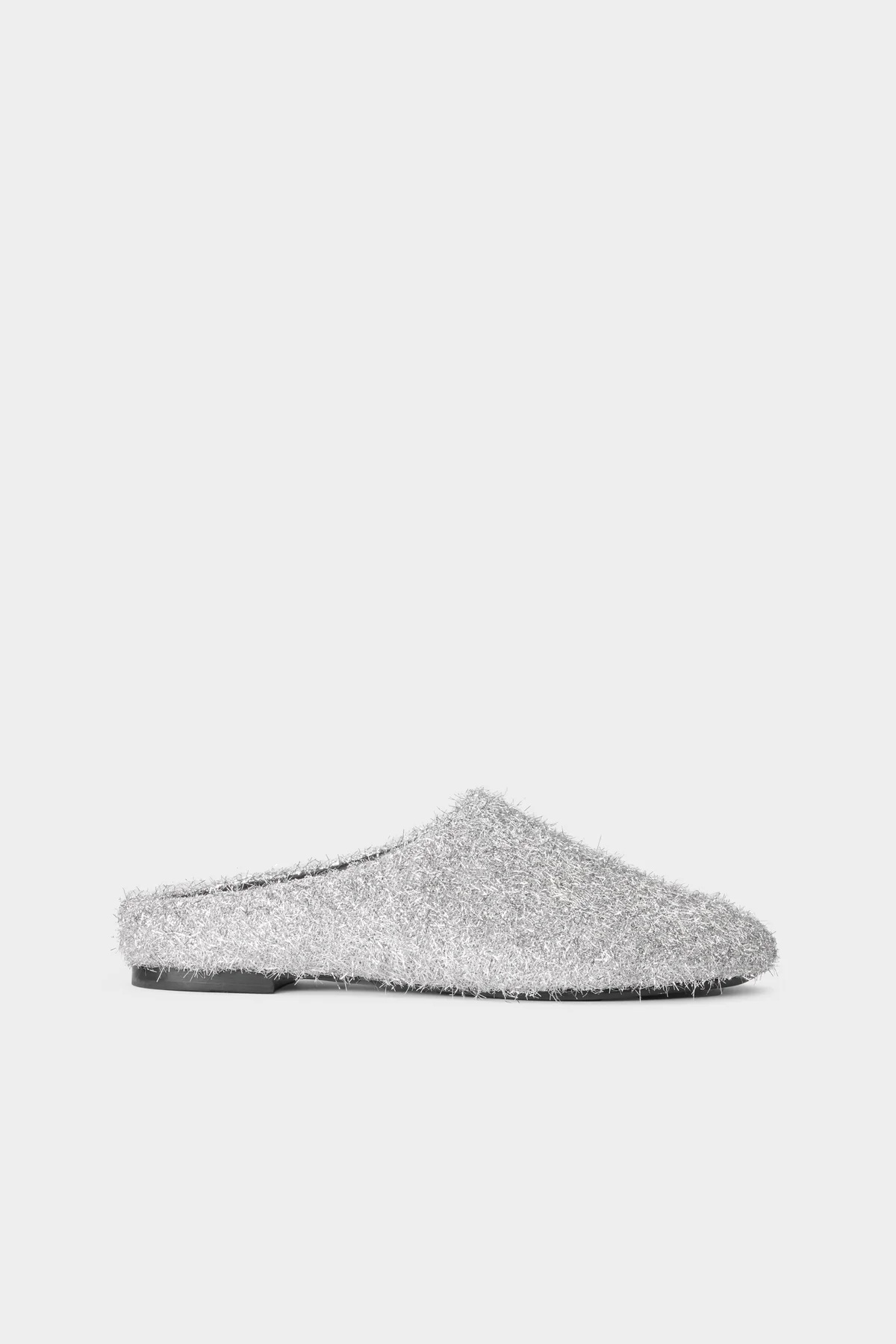 F329-RIADSLIPPER-SILVERTINSEL-SIDE_GREY_1200x.png