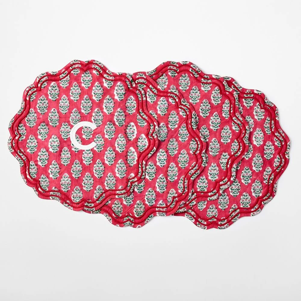 scalloped-placemats-set-of-4-2-z.jpg