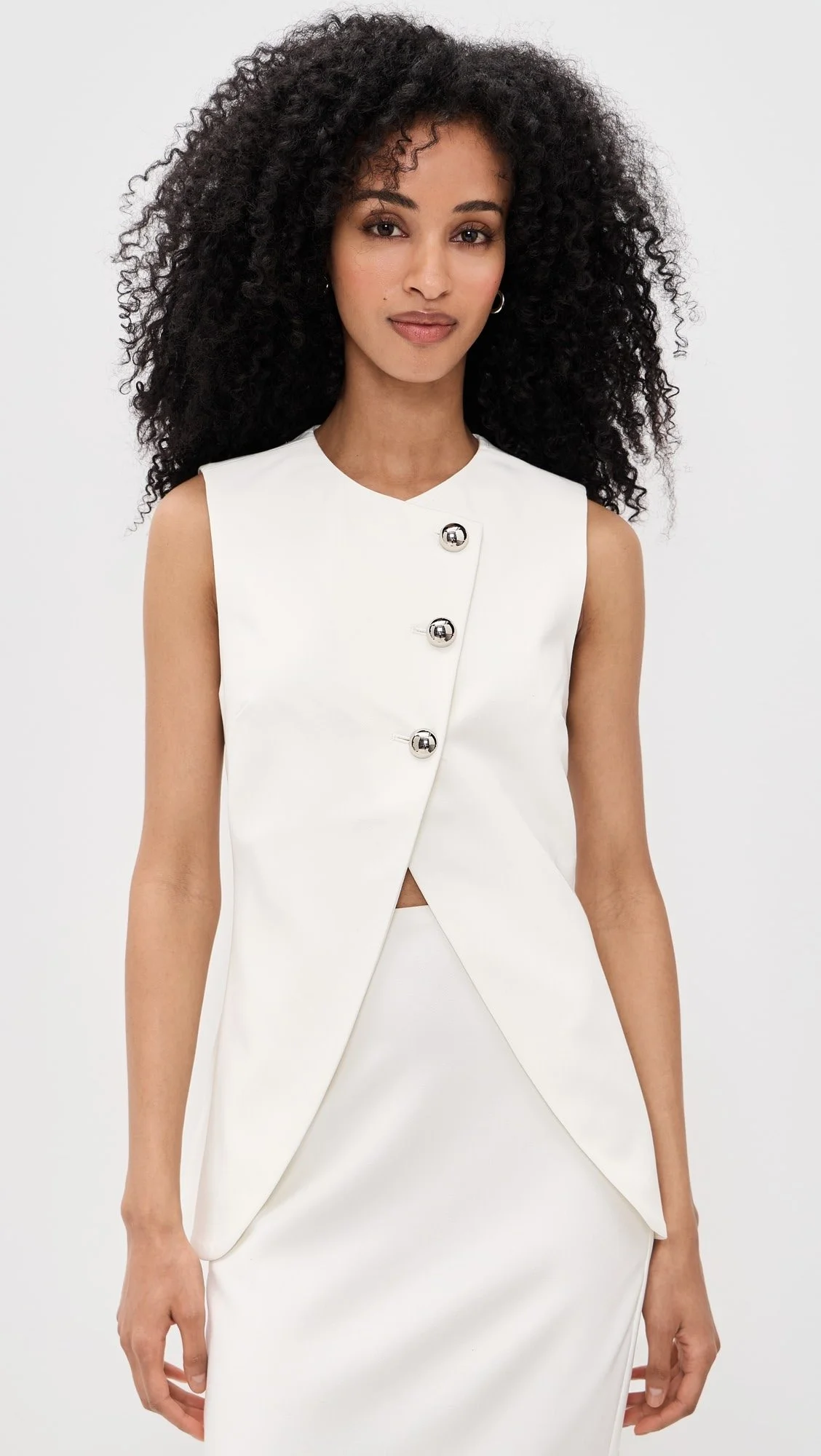 favdr3044434595_1775500137781_2-0._QL90_UX1128_.jpg