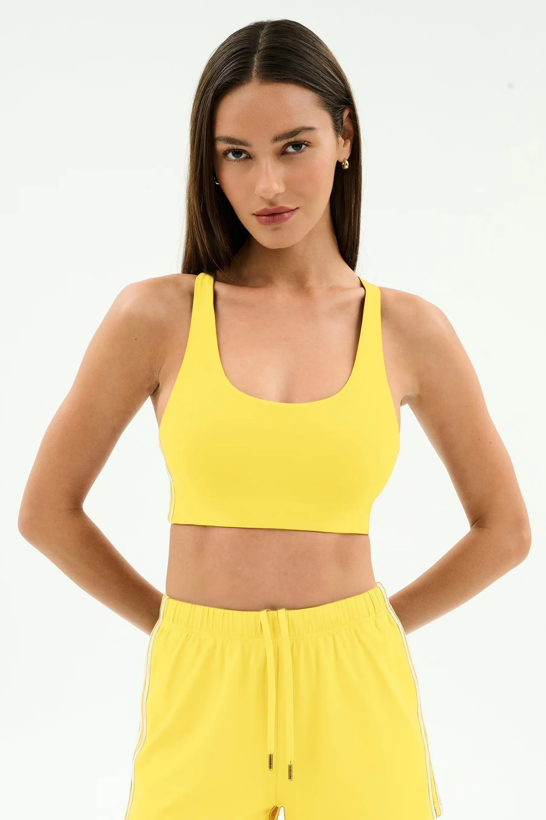 04_ELLAAIRWEIGHTBRA_ARUGULA_A6035__ELLAHIGHWAISTAIRWEIGHTARUGULAE8115-16_011_15bf6ea5-e911-44cd-9711-e55201016163.jpg.jpeg