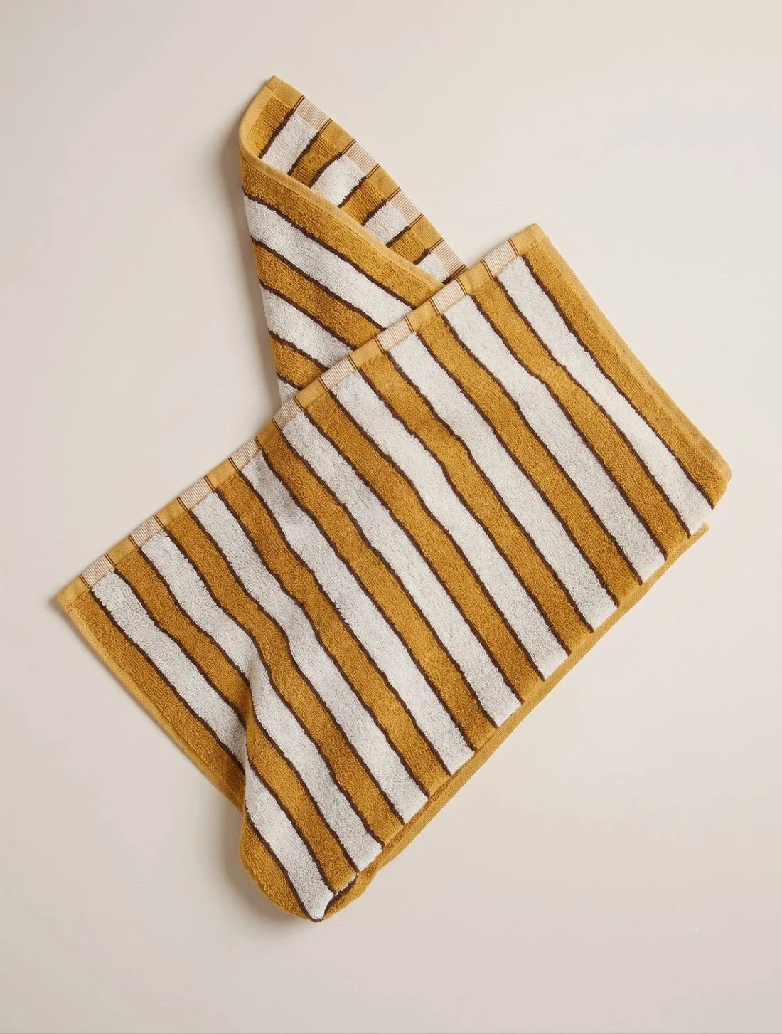 Helena_Hand_Towel_Ochre_PP_JUHI.jpg