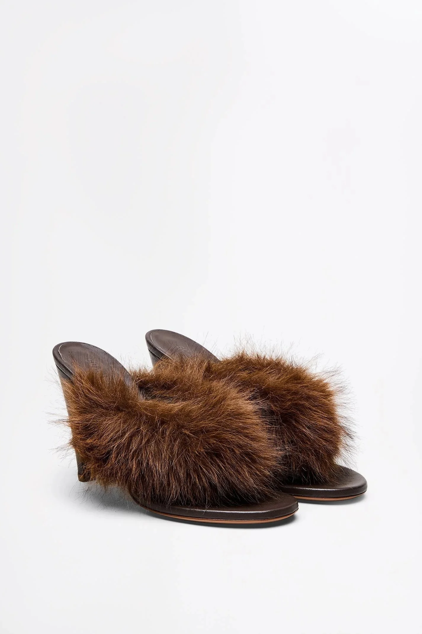 C6223459-FAUX-FUR-T-BAR-10-SPICE-SCANLANTHEODORE-3_70adc6ec-a28d-4e4a-a768-a6d710c2ee2a.jpeg