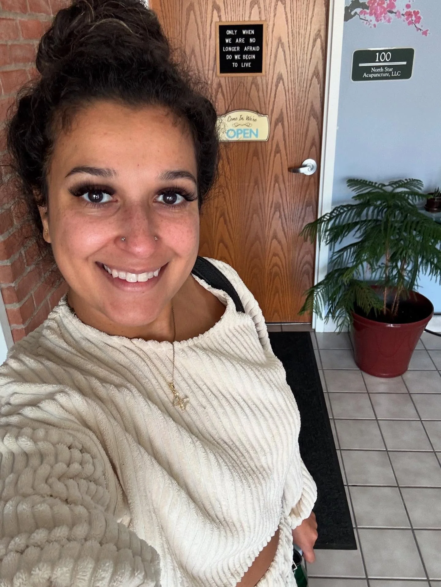 Acupuncture works wonders for mind, body, and spirit.
.
It can melt away stress, soothe aches and pains, improve digestion, balance hormones, boost immunity, and even support deeper, more restful sleep. All while helping you feel calm, grounded, and 