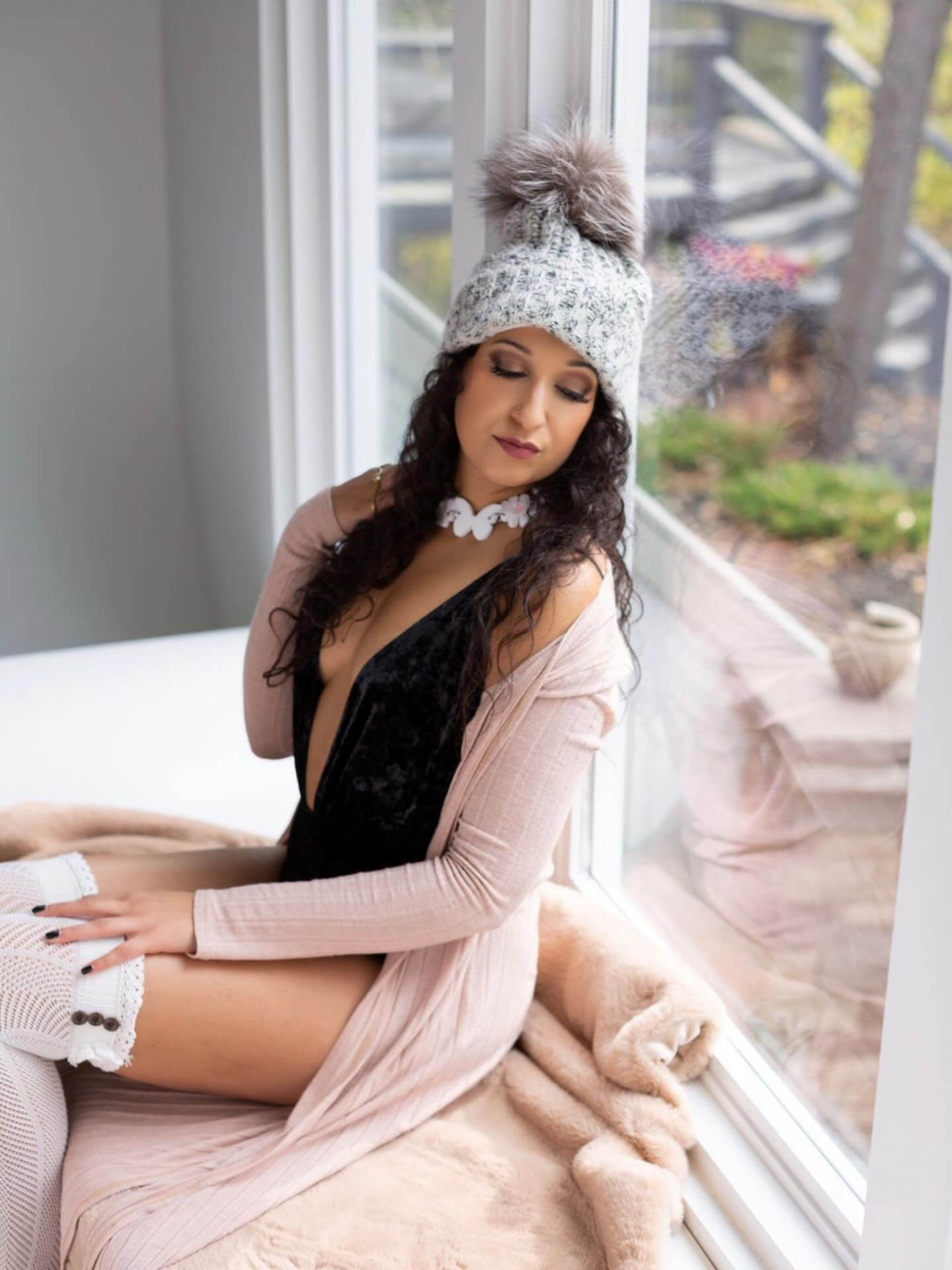 Boudoir as an Act of Self Love ✨

I look back at these photos and all I can remember is how hard I was on myself at the time. How deeply I was still working through body dysmorphia. I feel sad for that version of me and at the same time, so proud of 