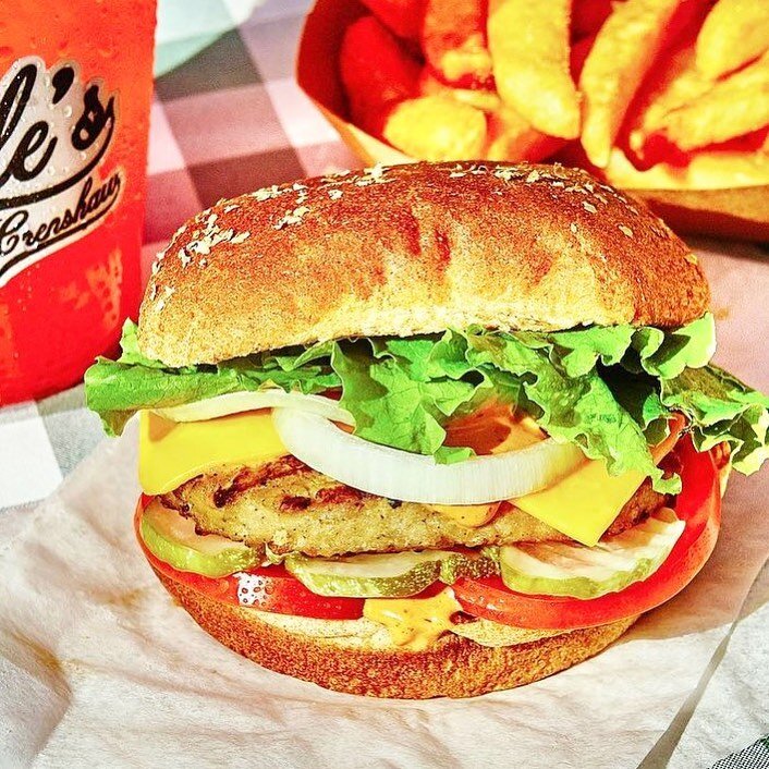 Fresh is best 🥬🧅🍅 $4.99 Turkey Burgers all day 😋