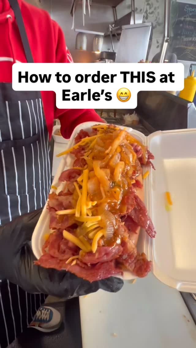 Calling all meat eaters π£οΈ this one’s for you!
How to order:
Spicy Beef Link
add beef chili
add cheddar cheese
toppings “Earle’s Way”: mustard, ketchup, relish and cooked onions
add pastrami on top
Then enjoy! π€€π
π3864 Cr