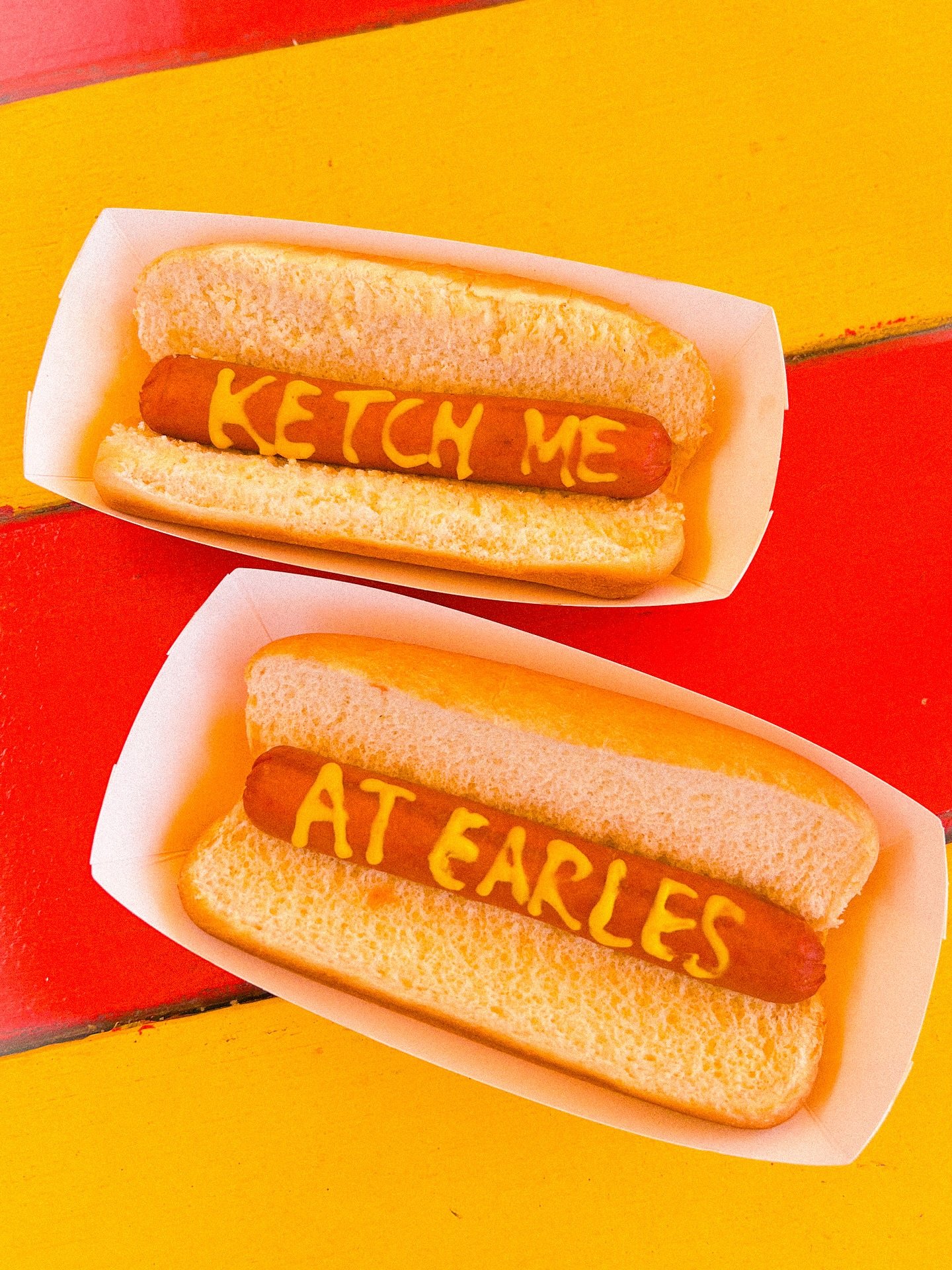 $1 off ALL Hotdogs π Tell a friend! π£
Tomorrow is National Hotdog Day, so you know you HAVE to celebrate at Earle’s!
π3864 Crenshaw Blvd, Los Angeles, CA 90008
π₯Open 10:30am-9pm Mon-Sat (closed Sun)
π(323)299-BUNS
#wednesday #nationalhotd