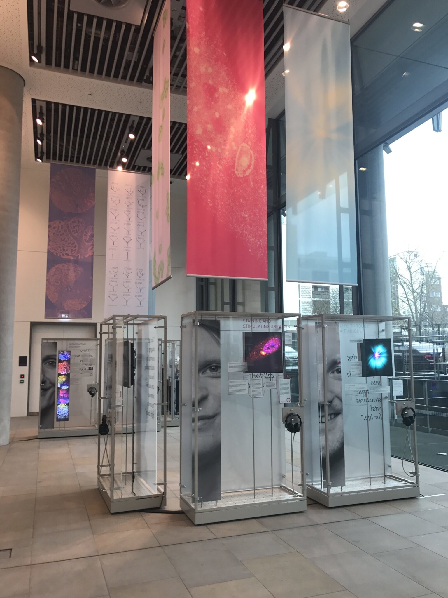 How Do We Look? – Exhibition Design
Client: Francis Crick Institute, London.
KCA London designed the Francis Crick Institute’s first public exhibition, How Do We Look?
The exhibition profiled twelve Crick scientists through layered and multi-textu