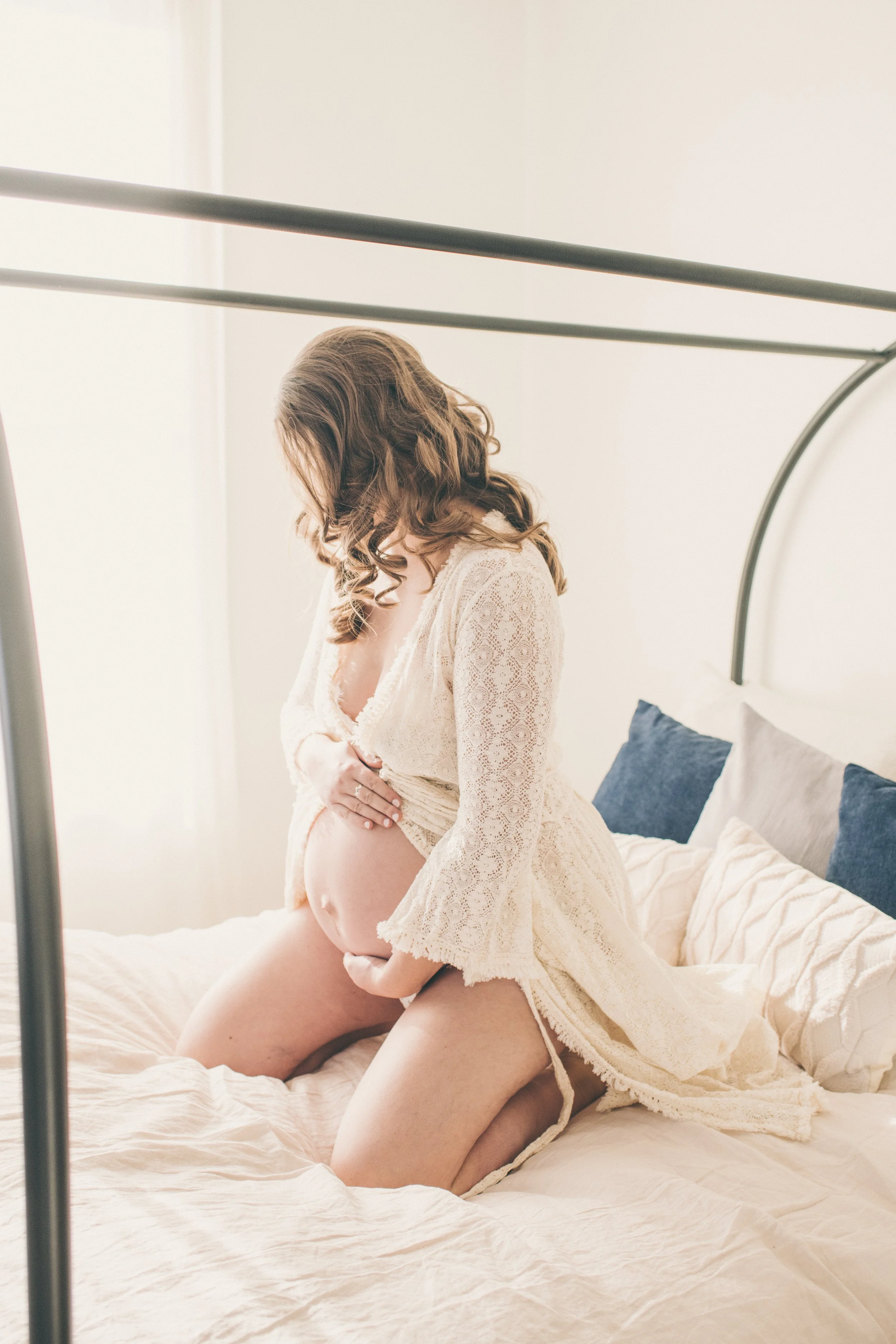 soft-romantic-maternity-boudoir-boston07.jpg