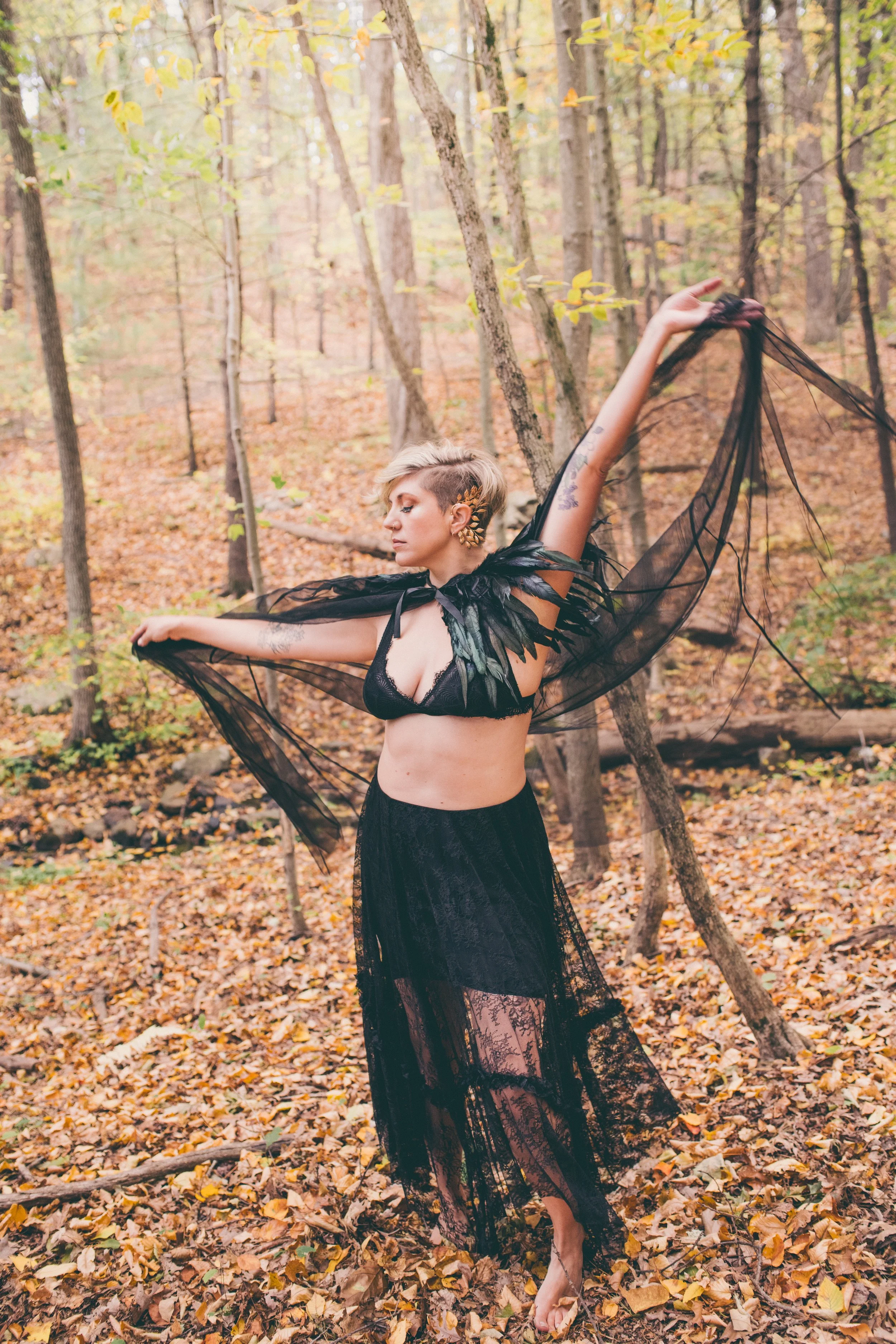 flowing-black-tulle-fall-boudoir.jpg