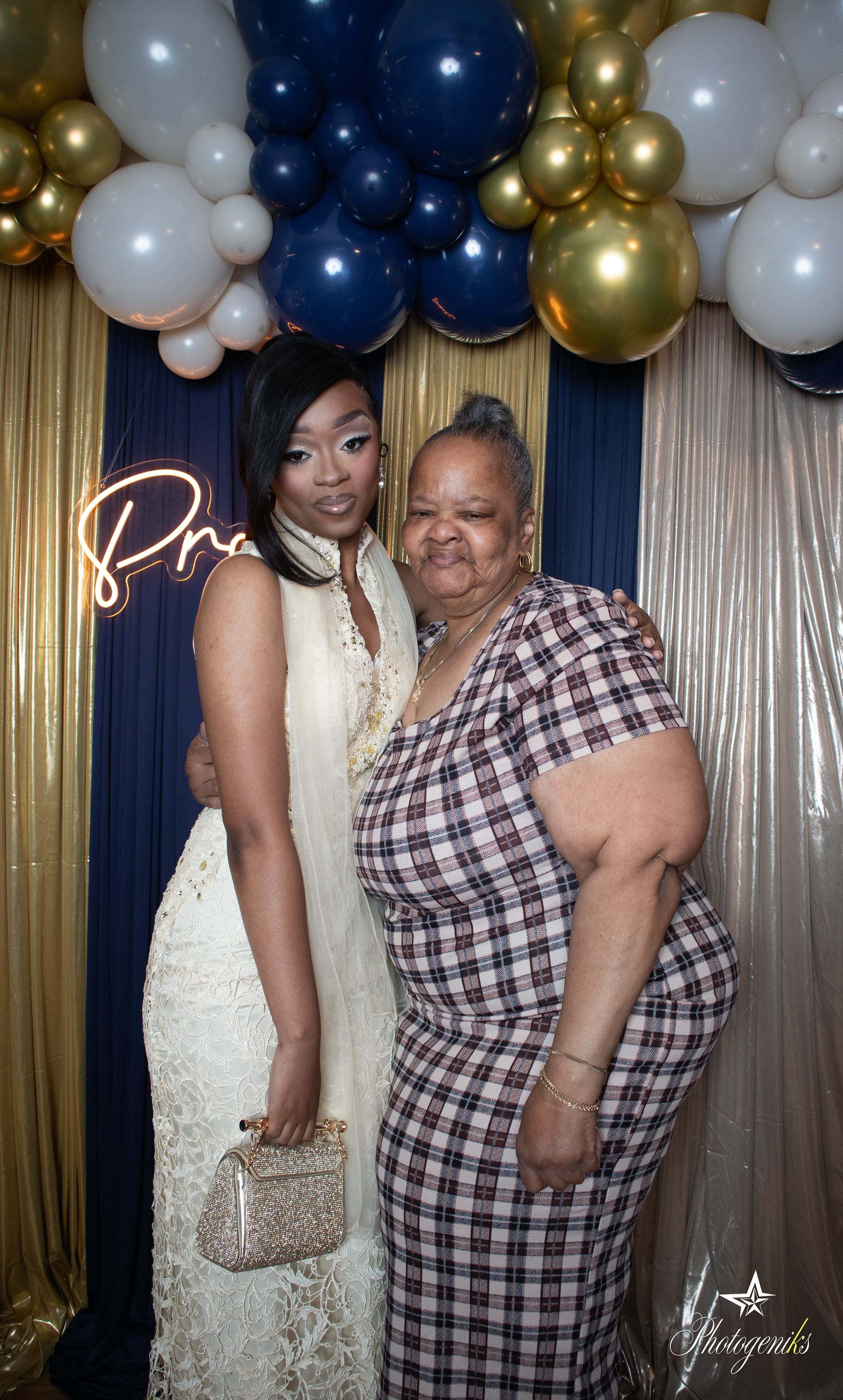 Aaliyah's prom send off- 19.png