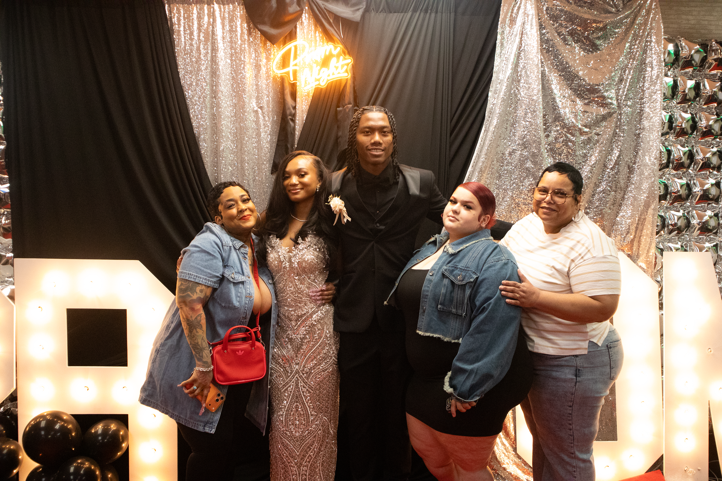Vianca's prom send off- 50.png