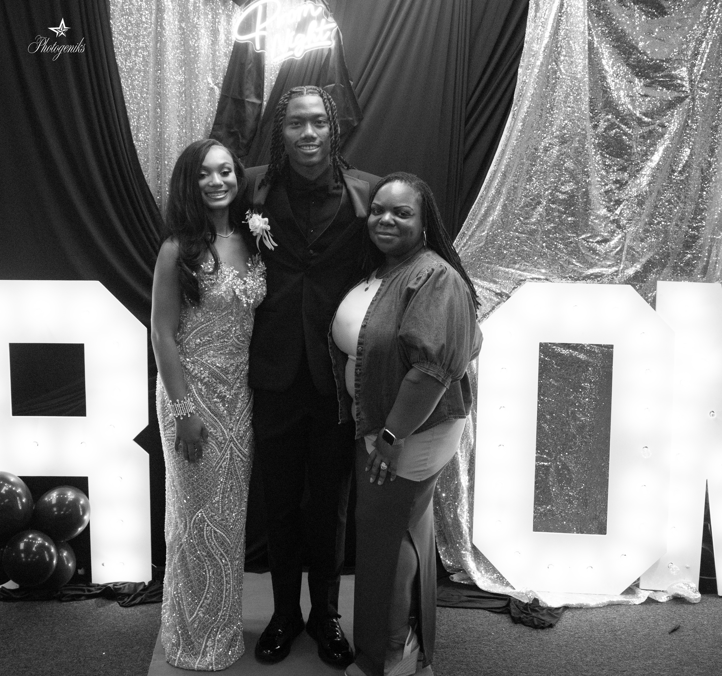 Vianca's prom send off- 72.png