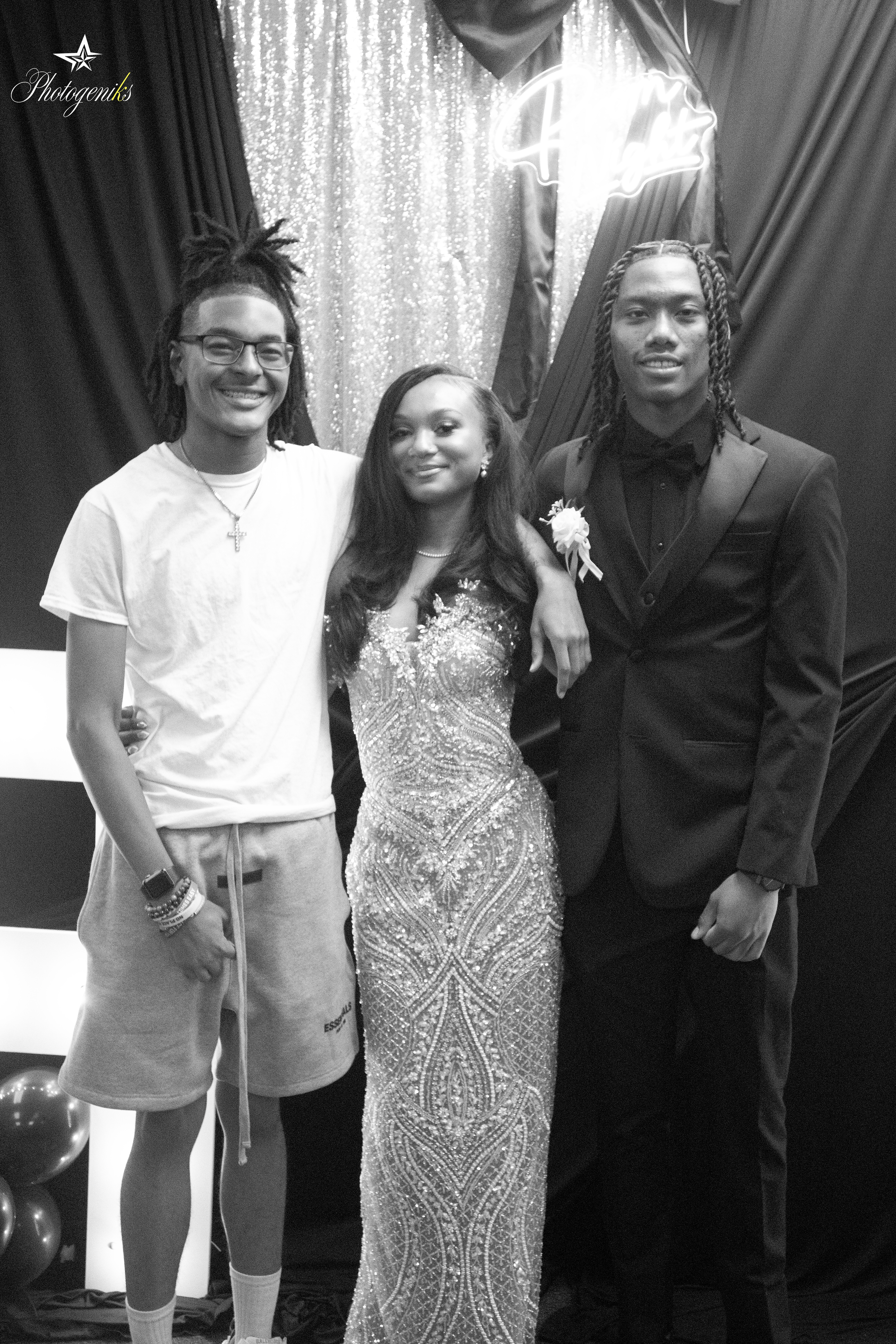 Vianca's prom send off- 51.png
