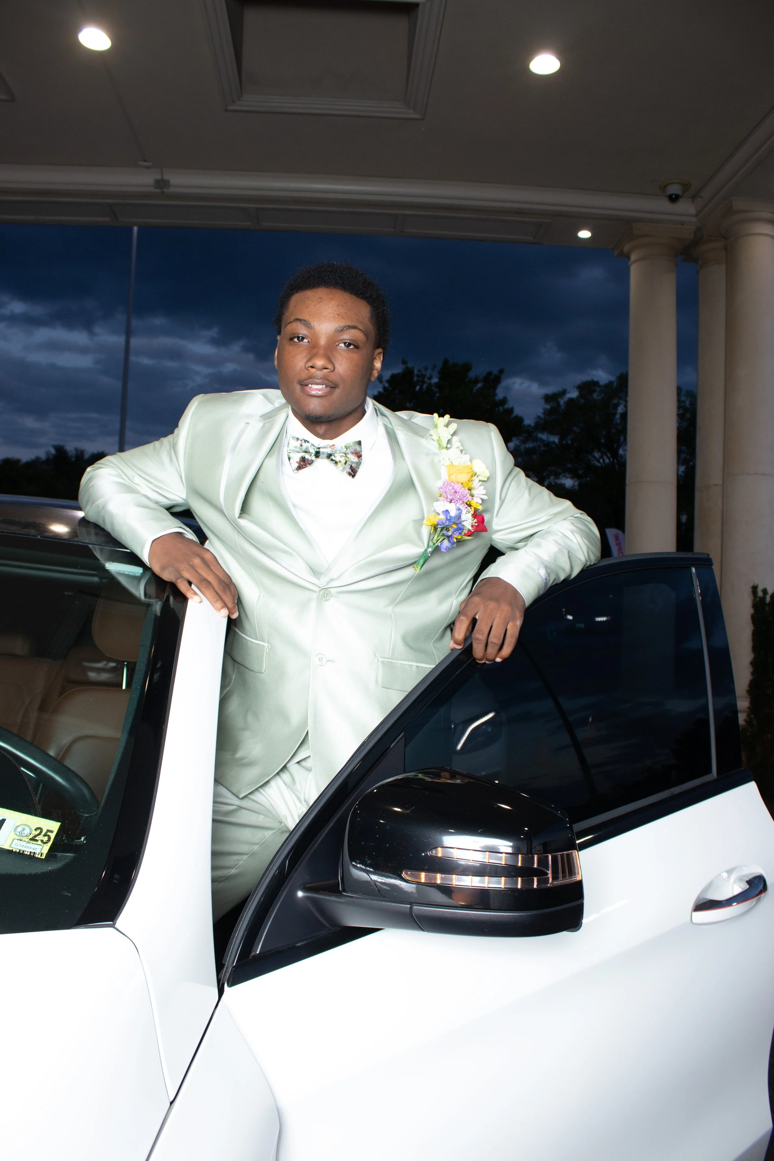 Nenaeh Prom send off-42.JPG